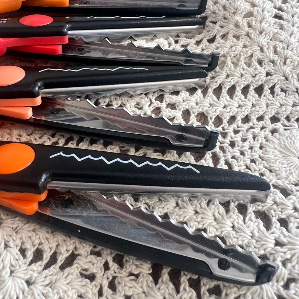 Fiskars Craft Scrapbooking Scissors -4 - Picture 3 of 3